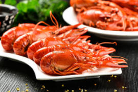 价格重挫6成，小龙虾比猪肉还便宜！为什么餐馆还不降价？