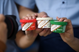 茅台欲拉拢年轻人，一瓶飞天可生产上万元冰淇淋