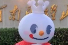1岁做社畜、3岁就黑化，小雪王如何带领25岁的蜜雪冰城开辟新天地